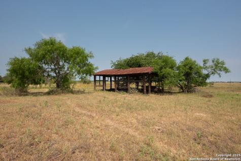 1003 County Road 334 Stockdale TX 78160
