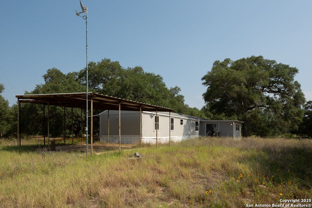 1003 County Road 334 Stockdale TX 78160