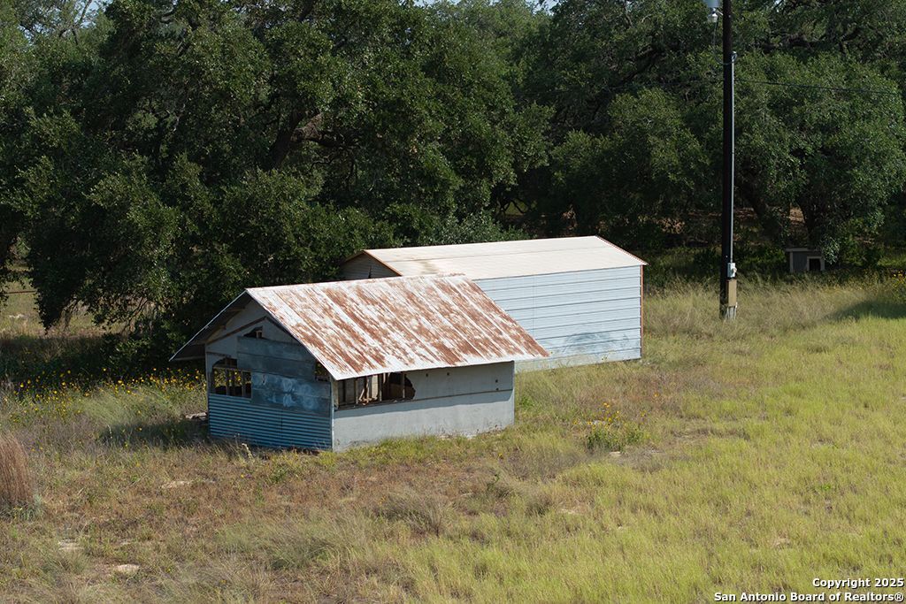 1003 County Road 334 Stockdale TX 78160