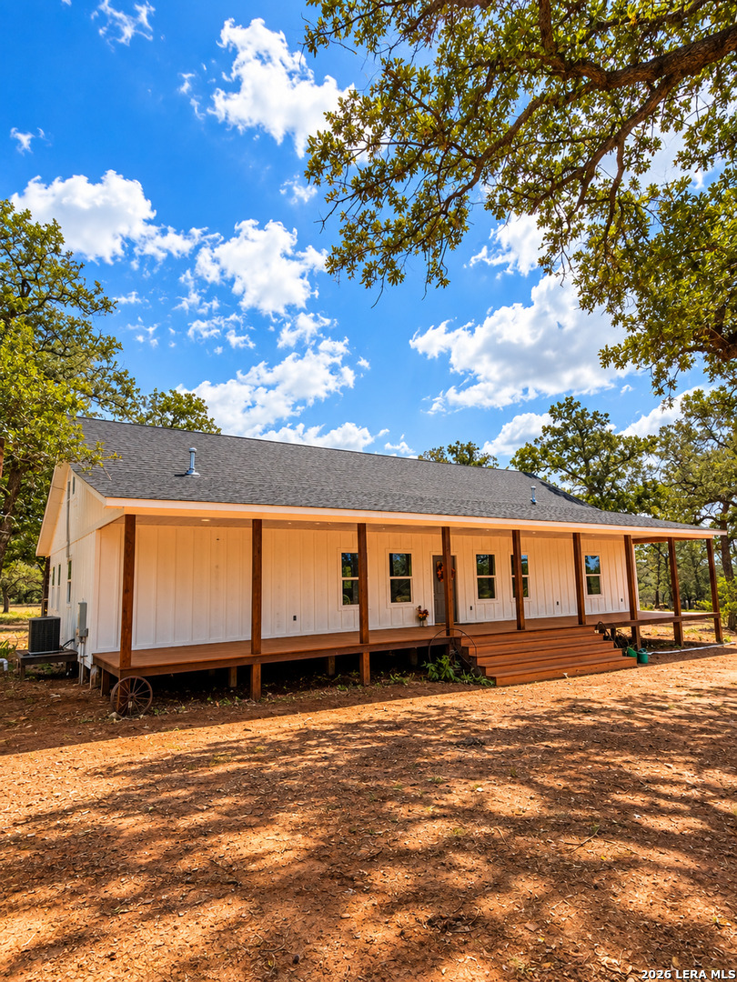 1410 W County Road 109 Leesville TX 78122