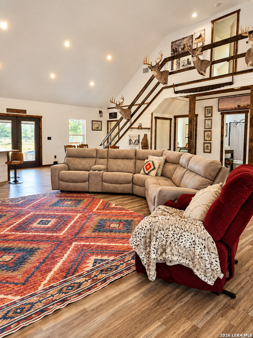1410 W County Road 109 Leesville TX 78122