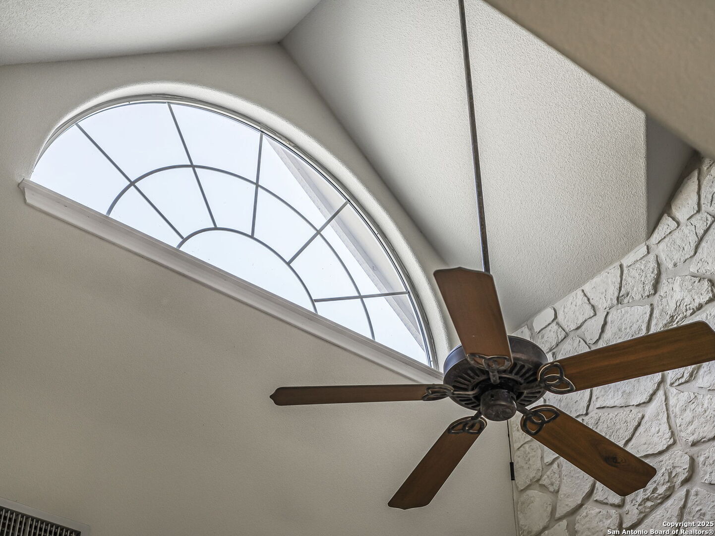 1210 Whispering Woods New Braunfels TX 78132