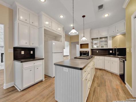 1210 Whispering Woods New Braunfels TX 78132