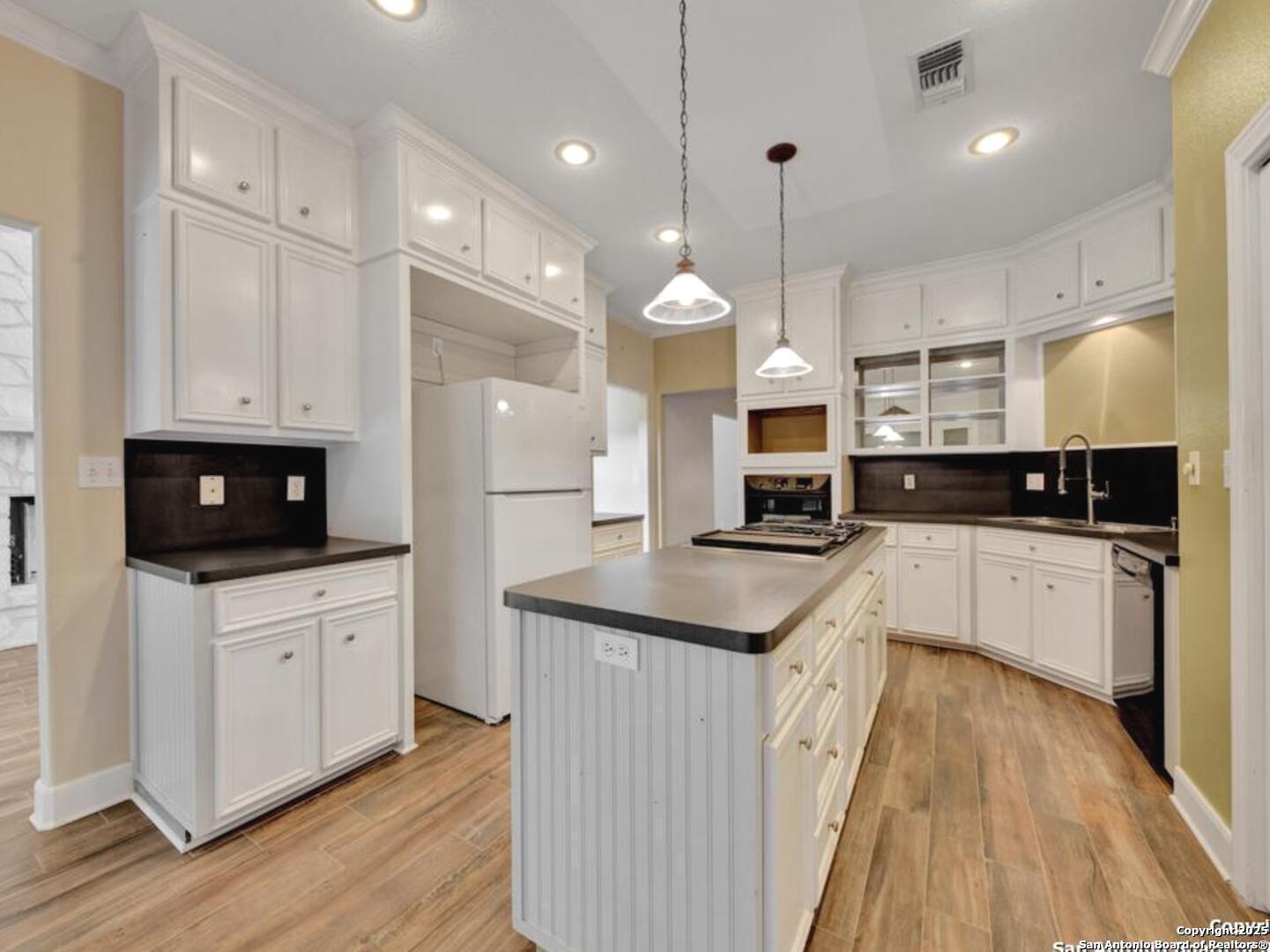 1210 Whispering Woods New Braunfels TX 78132