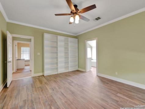 1210 Whispering Woods New Braunfels TX 78132