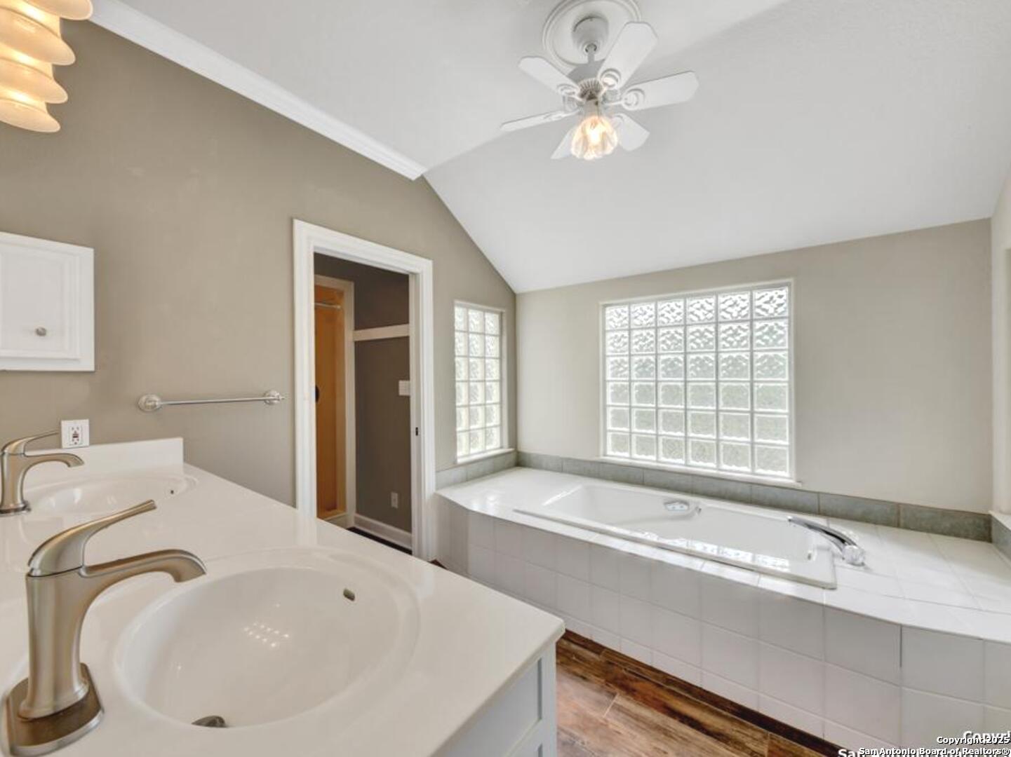 1210 Whispering Woods New Braunfels TX 78132