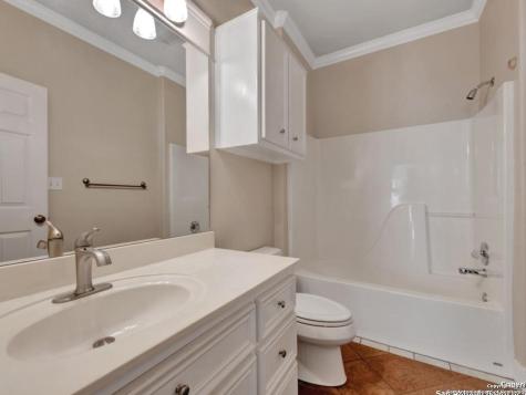 1210 Whispering Woods New Braunfels TX 78132