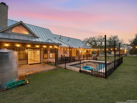 1210 Whispering Woods New Braunfels TX 78132