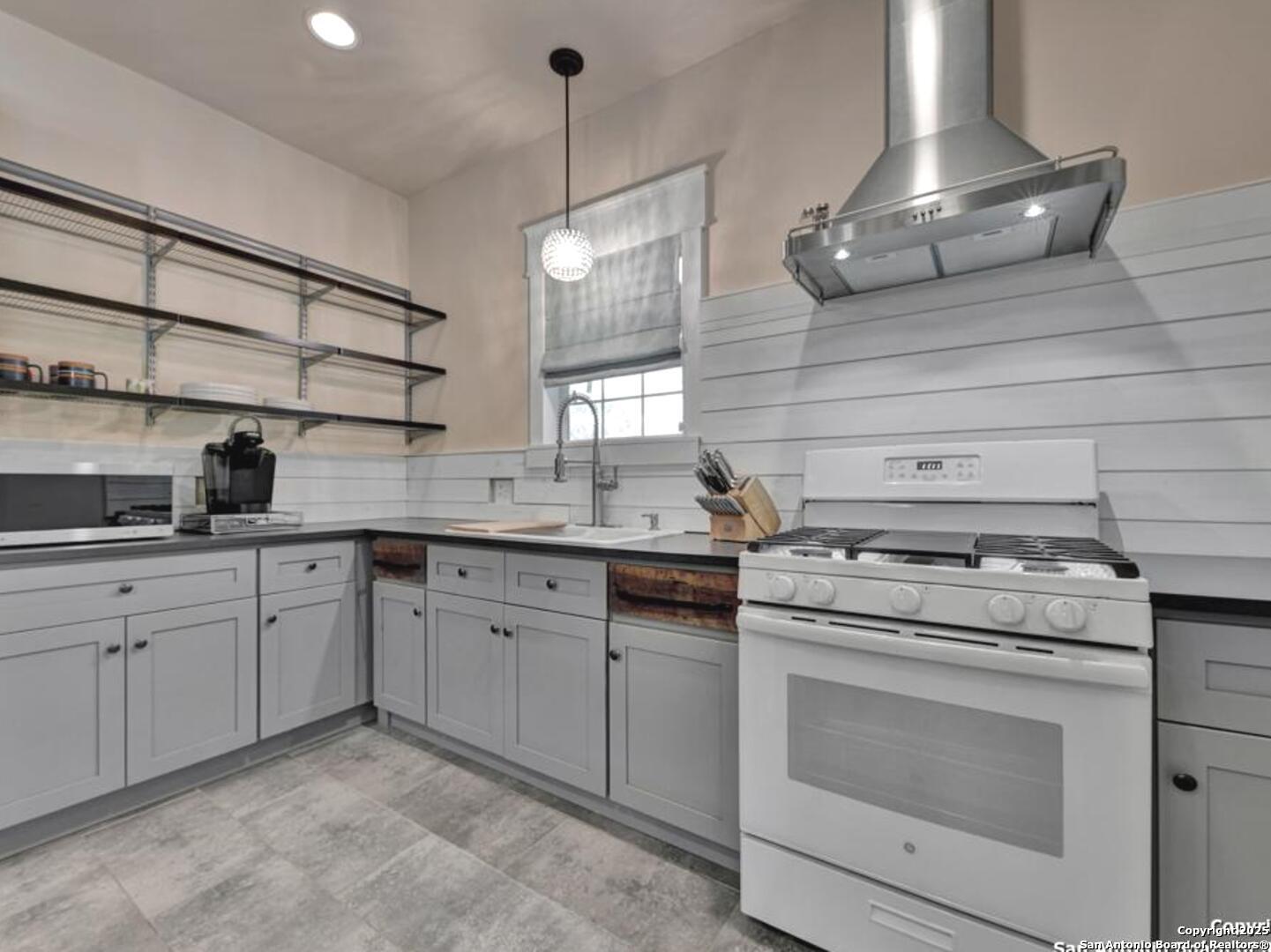 1210 Whispering Woods New Braunfels TX 78132