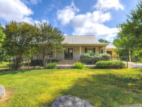 1210 Whispering Woods New Braunfels TX 78132