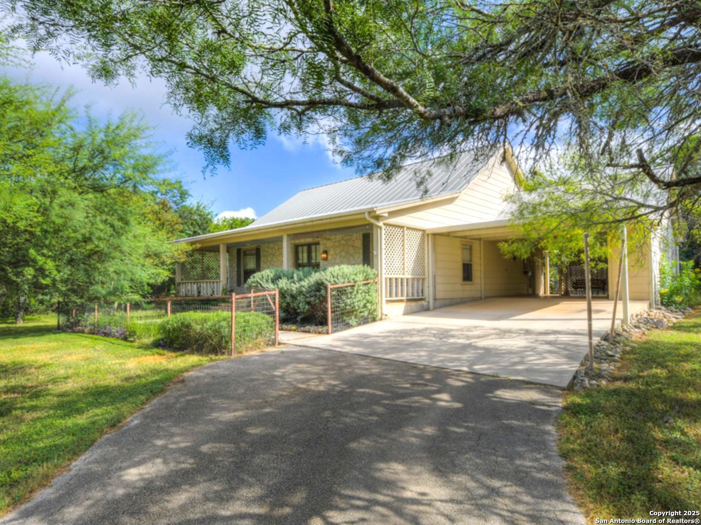 1210 Whispering Woods New Braunfels TX 78132