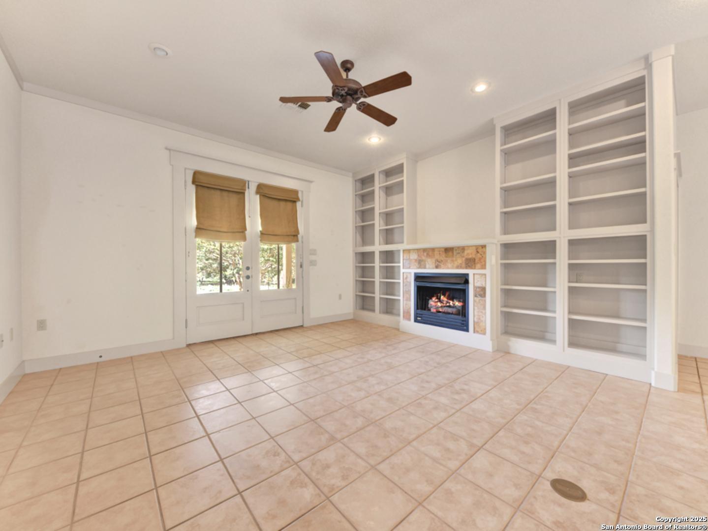 1210 Whispering Woods New Braunfels TX 78132