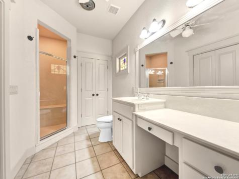 1210 Whispering Woods New Braunfels TX 78132
