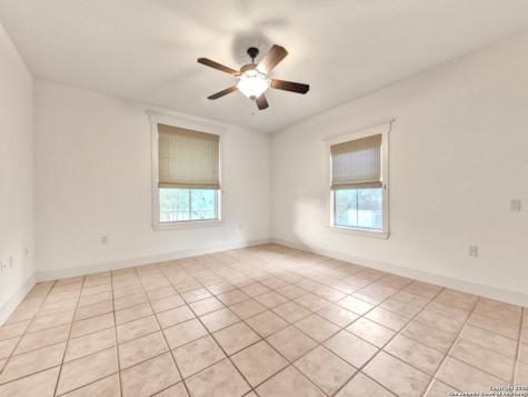 1210 Whispering Woods New Braunfels TX 78132