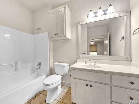 1210 Whispering Woods New Braunfels TX 78132