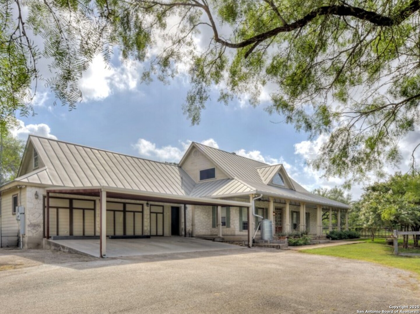 1210 Whispering Woods New Braunfels TX 78132