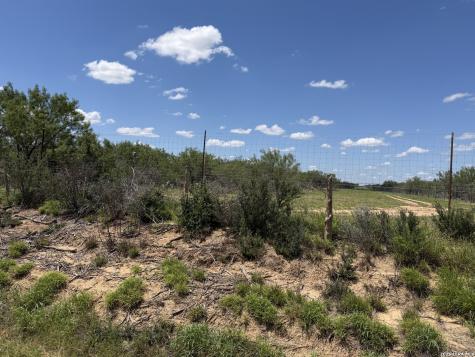 999 Jordan Road Encinal TX 78019