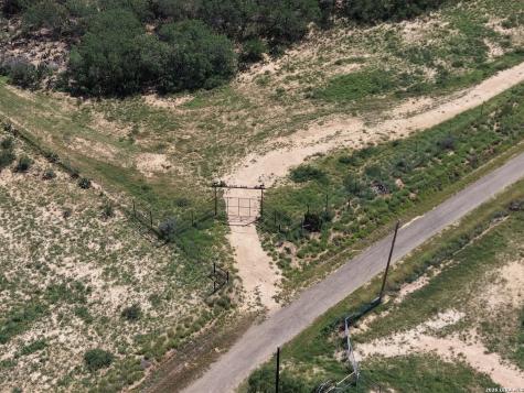 999 Jordan Road Encinal TX 78019