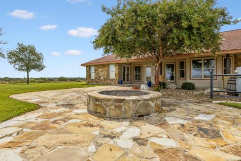 2655 Cr 233 Gillett TX 78116