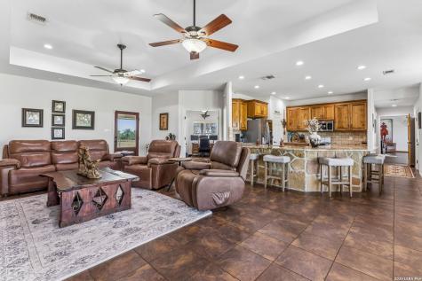 2655 Cr 233 Gillett TX 78116