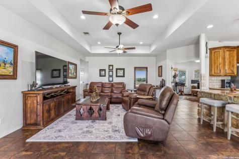 2655 Cr 233 Gillett TX 78116