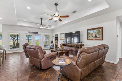 2655 Cr 233 Gillett TX 78116