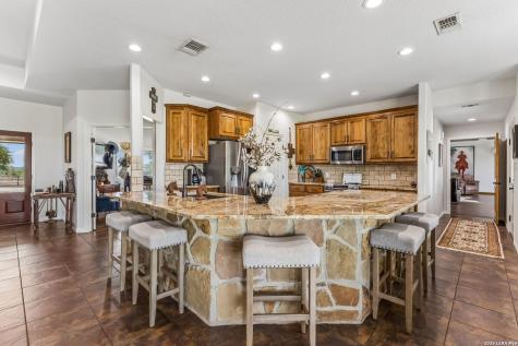 2655 Cr 233 Gillett TX 78116
