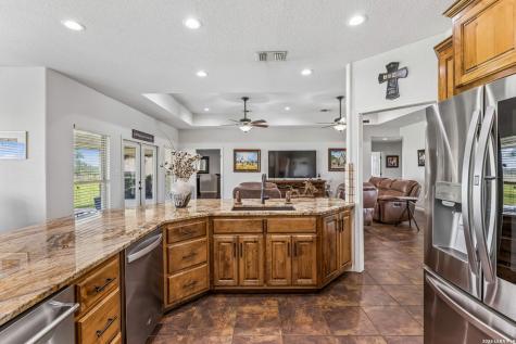 2655 Cr 233 Gillett TX 78116