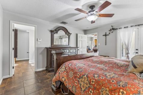 2655 Cr 233 Gillett TX 78116