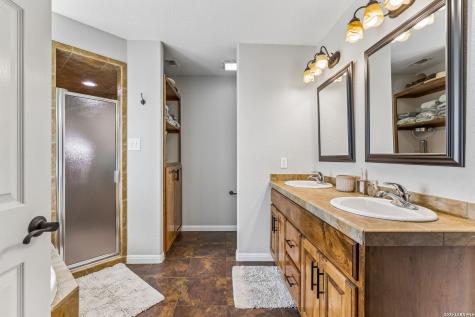 2655 Cr 233 Gillett TX 78116
