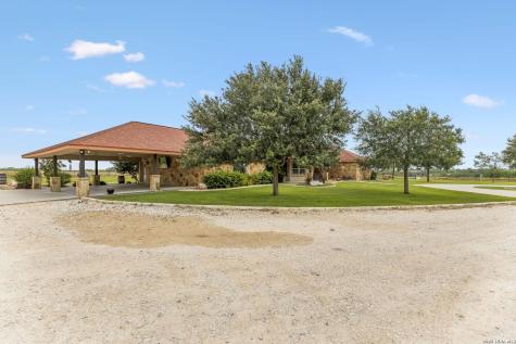 2655 Cr 233 Gillett TX 78116