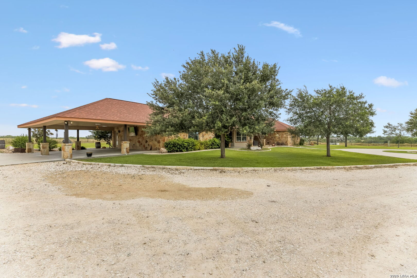 2655 Cr 233 Gillett TX 78116