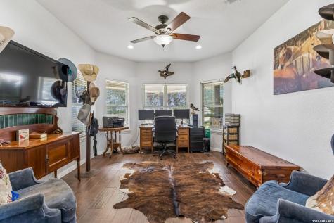 2655 Cr 233 Gillett TX 78116