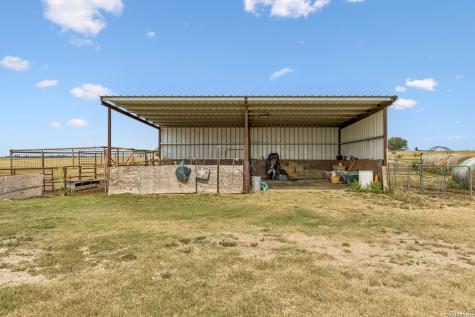 2655 Cr 233 Gillett TX 78116