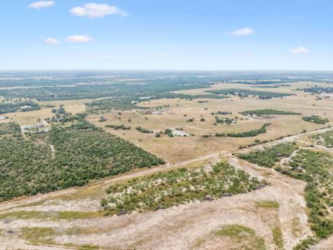 2655 Cr 233 Gillett TX 78116