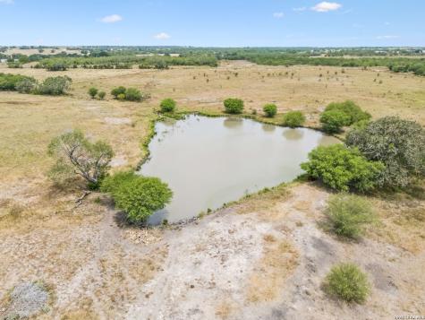 2655 Cr 233 Gillett TX 78116