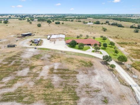 2655 Cr 233 Gillett TX 78116
