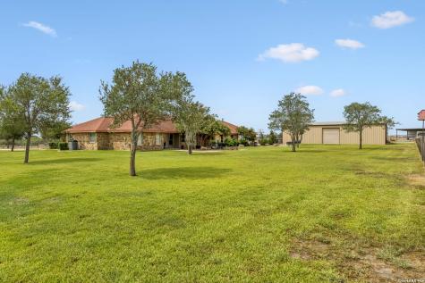 2655 Cr 233 Gillett TX 78116