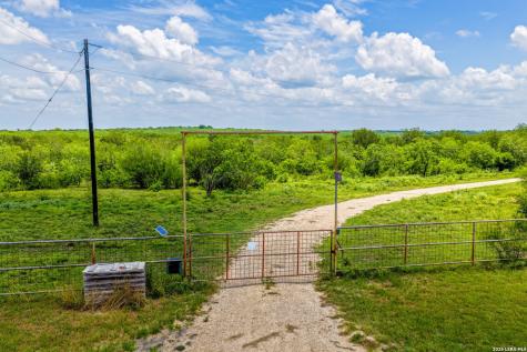 2249 Long Road Lockhart TX 78644