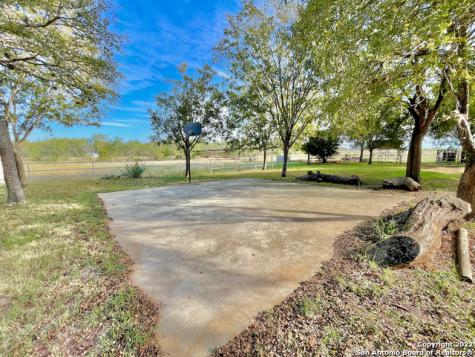 10671 Briggs Road Atascosa TX 78002