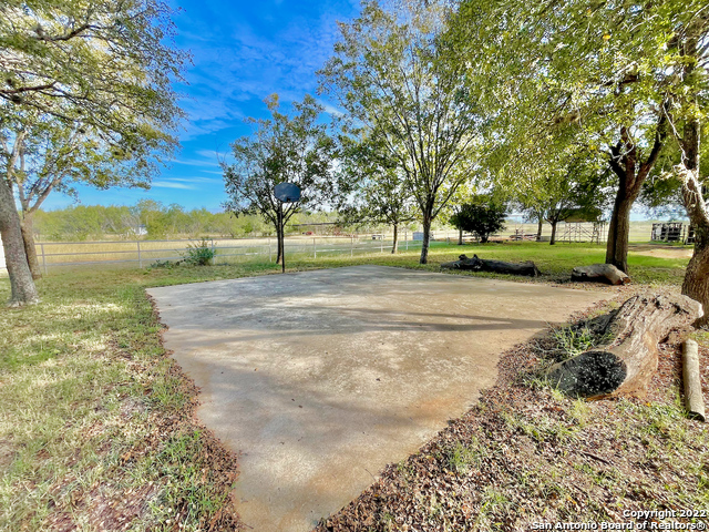 10671 Briggs Road Atascosa TX 78002