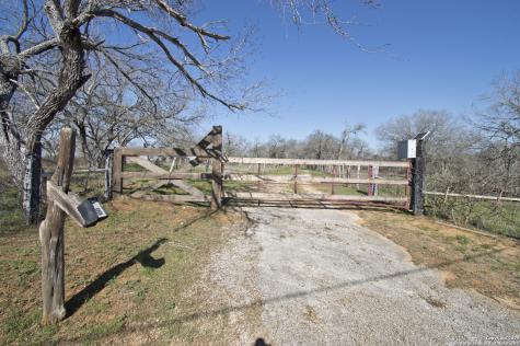 5673 Fm 1628 Adkins TX 78101