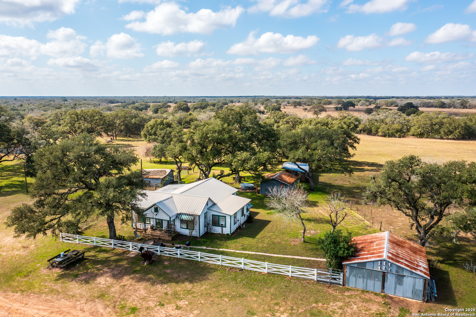 16297 Sh 111 Yoakum TX 77995