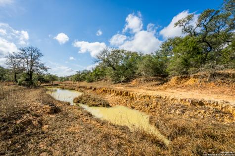 16297 Sh 111 Yoakum TX 77995