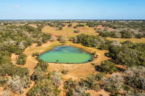 16297 Sh 111 Yoakum TX 77995