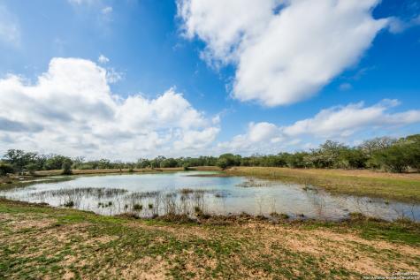 16297 Sh 111 Yoakum TX 77995