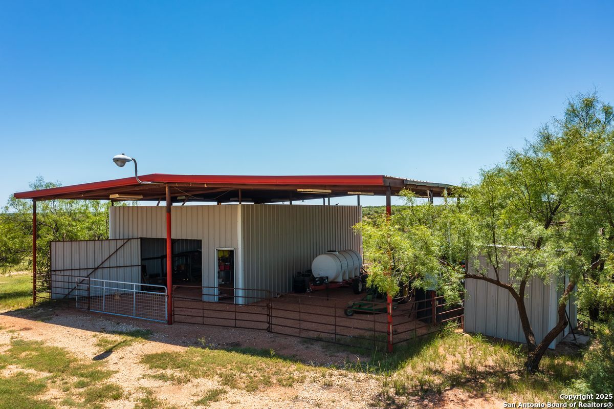17898 County Road 1105 TX 79546