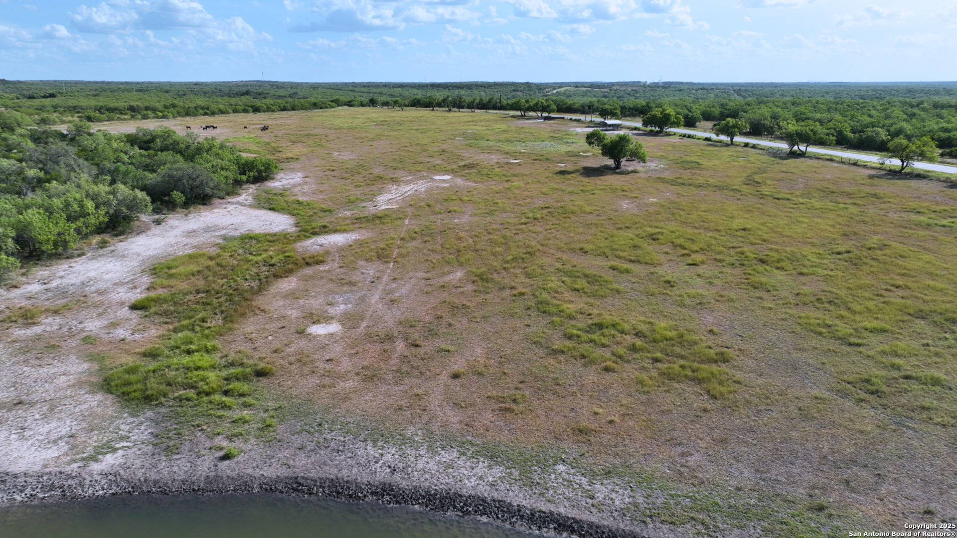 32 Ac Fm 791 Falls City TX 78113