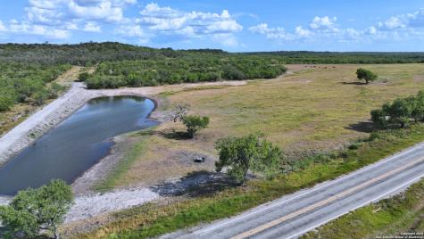 32 Ac Fm 791 Falls City TX 78113