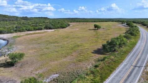 32 Ac Fm 791 Falls City TX 78113